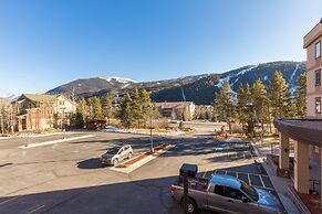 Oro Grande by Summit County Mountain Retreats