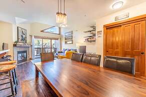 Oro Grande by Summit County Mountain Retreats