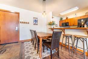 Oro Grande by Summit County Mountain Retreats