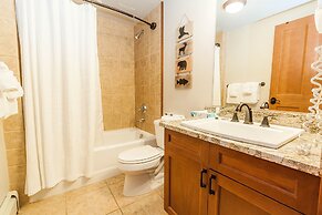 Oro Grande by Summit County Mountain Retreats