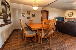 Oro Grande by Summit County Mountain Retreats