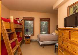 Oro Grande by Summit County Mountain Retreats