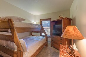 Oro Grande by Summit County Mountain Retreats
