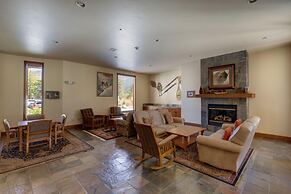 Oro Grande by Summit County Mountain Retreats