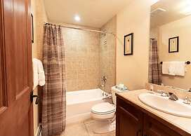 Oro Grande by Summit County Mountain Retreats