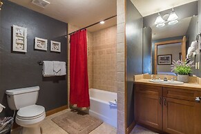 Oro Grande by Summit County Mountain Retreats