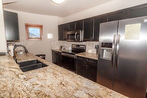 Oro Grande by Summit County Mountain Retreats