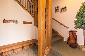 Red Hawk Townhomes by Summit County Mountain Retreats