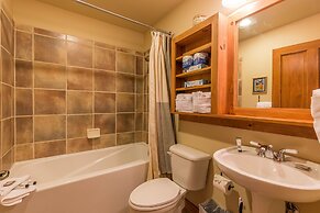 Red Hawk Townhomes by Summit County Mountain Retreats