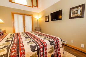 Pines by Summit County Mountain Retreats