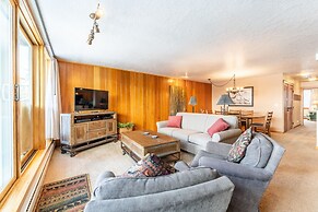 Pines by Summit County Mountain Retreats