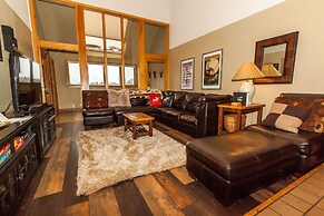 Pines by Summit County Mountain Retreats