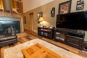 Pines by Summit County Mountain Retreats