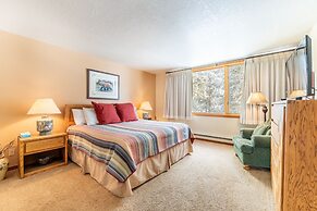 Pines by Summit County Mountain Retreats