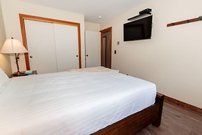 Pines by Summit County Mountain Retreats