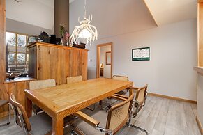 Pines by Summit County Mountain Retreats