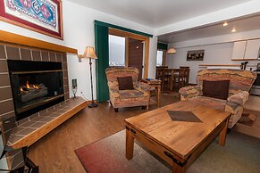 Cinnamon Ridge #113 Building C by Summit County Mountain Retreats