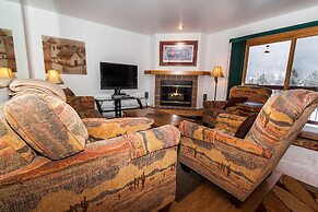 Cinnamon Ridge #113 Building C by Summit County Mountain Retreats