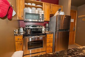 Black Bear by Summit County Mountain Retreats