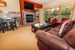 Jackpine Lodge by Summit County Mountain Retreats