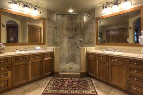 Lone Eagle by Summit County Mountain Retreats