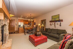 Lone Eagle by Summit County Mountain Retreats