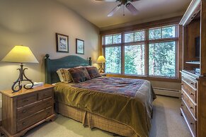 Lone Eagle by Summit County Mountain Retreats