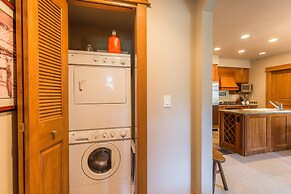 Lone Eagle by Summit County Mountain Retreats