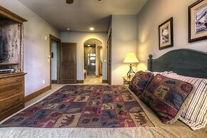Lone Eagle by Summit County Mountain Retreats