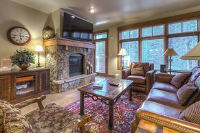 Lone Eagle by Summit County Mountain Retreats