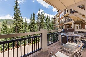 Lone Eagle by Summit County Mountain Retreats