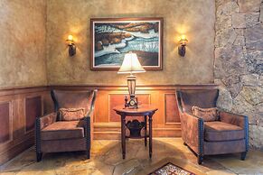 Lone Eagle by Summit County Mountain Retreats