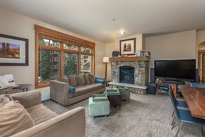 Lone Eagle by Summit County Mountain Retreats