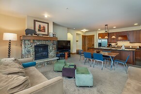 Lone Eagle by Summit County Mountain Retreats