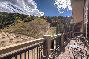 Lone Eagle by Summit County Mountain Retreats