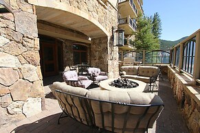 Lone Eagle by Summit County Mountain Retreats