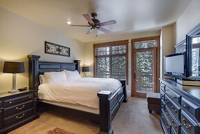 Lone Eagle by Summit County Mountain Retreats