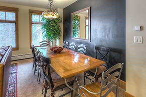 Lone Eagle by Summit County Mountain Retreats