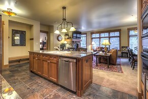 Lone Eagle by Summit County Mountain Retreats