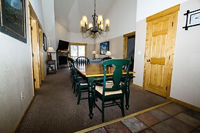 Tenderfoot Lodge by Summit County Mountain Retreats