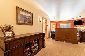 Tenderfoot Lodge by Summit County Mountain Retreats