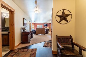 Tenderfoot Lodge by Summit County Mountain Retreats