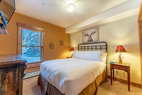 Tenderfoot Lodge by Summit County Mountain Retreats
