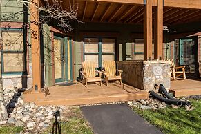 Tenderfoot Lodge by Summit County Mountain Retreats