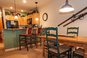 Tenderfoot Lodge by Summit County Mountain Retreats