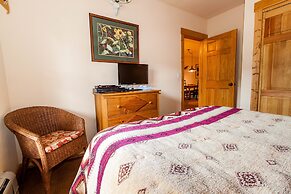 Tenderfoot Lodge by Summit County Mountain Retreats