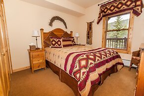 Tenderfoot Lodge by Summit County Mountain Retreats