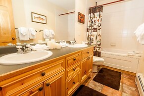 Tenderfoot Lodge by Summit County Mountain Retreats