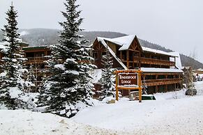 Tenderfoot Lodge by Summit County Mountain Retreats