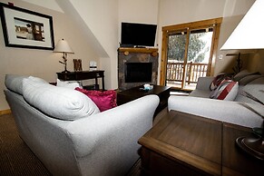 Tenderfoot Lodge by Summit County Mountain Retreats